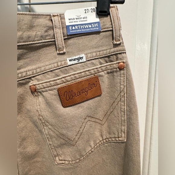 Wrangler Other - Wrangler women’s Sandstone Jeans